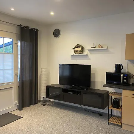 Strackholt Apartment *